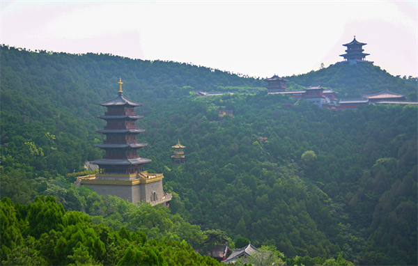 第八屆著名作家看山西太原行採風(fēng)活動走進(jìn)太山風(fēng)景區(qū)