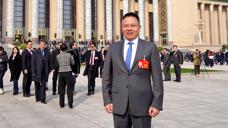 全國(guó)政協(xié)委員李山：倡建香港開(kāi)發(fā)銀行 鞏固香港國(guó)際金融中心地位