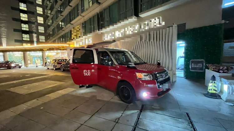 警方新界打擊黑的劏客 拘捕1名司機(jī) 涉濫收車(chē)資