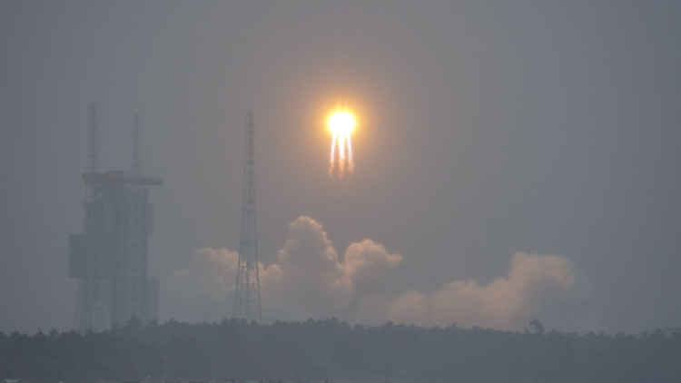 歷史性時刻！外媒：嫦娥六號「邁出探索太空重要一步」