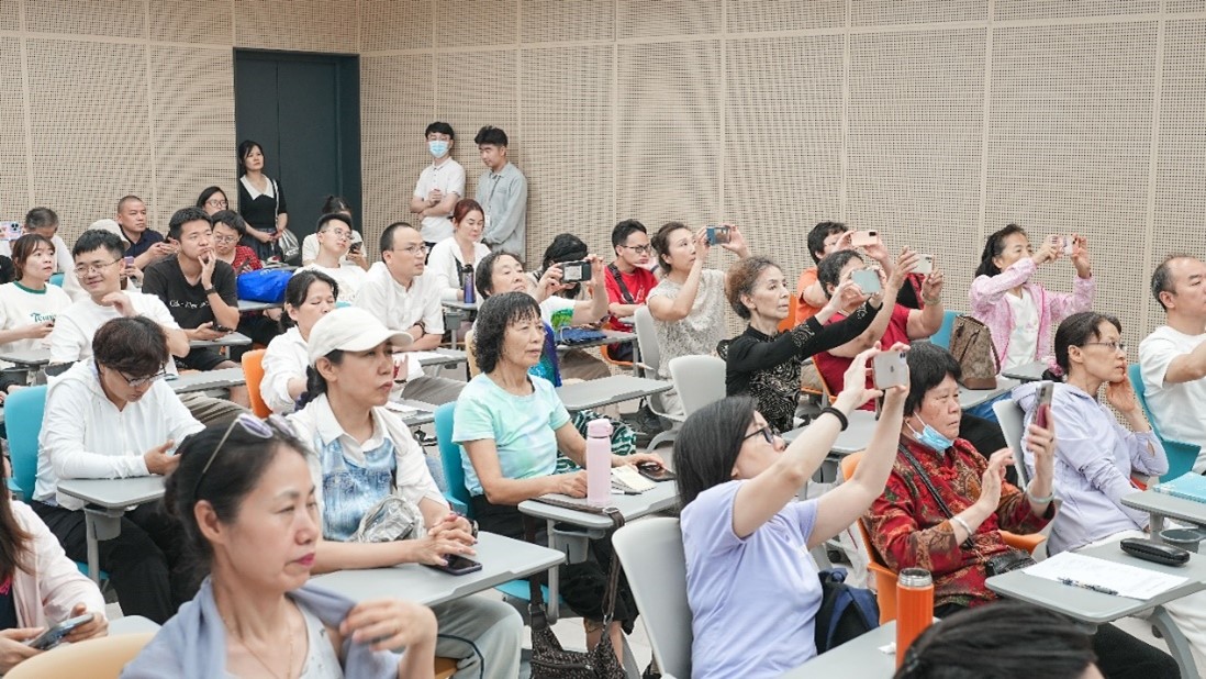 深圖積極推動「館社合作」新模式 助力構(gòu)建「書香社會」