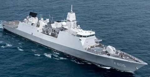 國防部新聞發(fā)言人張曉剛就荷蘭海軍艦載直升機(jī)挑釁答記者問