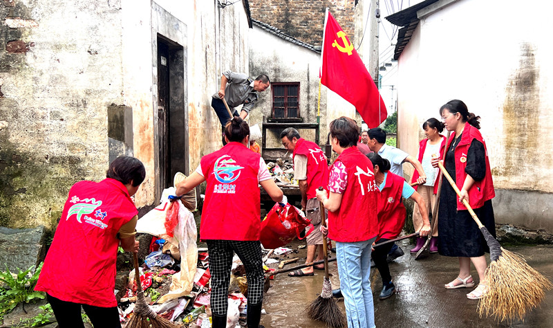  【黃山防汛救災(zāi)見聞錄】歙縣：清街巷 保供水