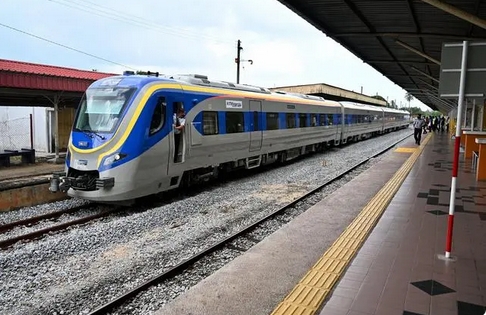 馬來(lái)西亞計(jì)劃購(gòu)買中國(guó)客運(yùn)列車