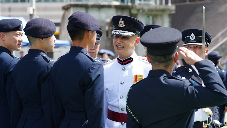 民安隊(duì)舉行第八十八屆新隊(duì)員結(jié)業(yè)會(huì)操 楊恩健鼓勵(lì)學(xué)員要迎難而上、砥礪前行