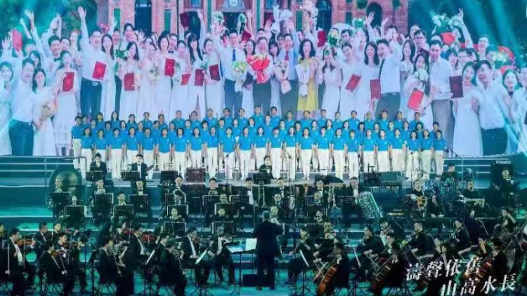 濤聲依舊歌飛揚！陳小奇經(jīng)典作品深圳演唱會在龍華圓滿舉行