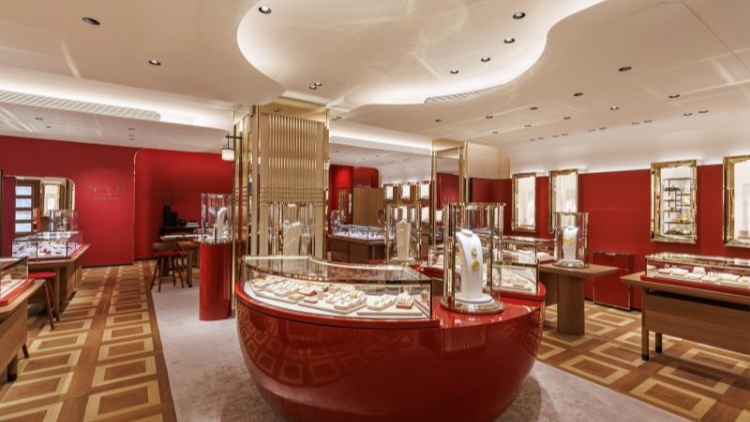 周大福珠寶冀5年內(nèi)全線(xiàn)翻新門(mén)店
