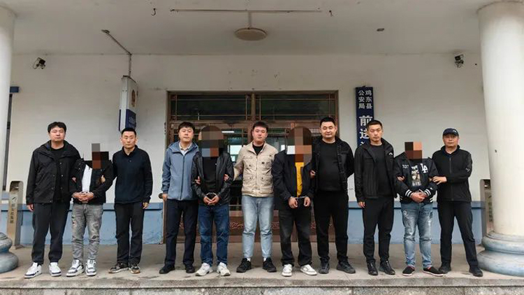 送「現(xiàn)金花束」很浪漫？警惕洗錢(qián)新暗道！