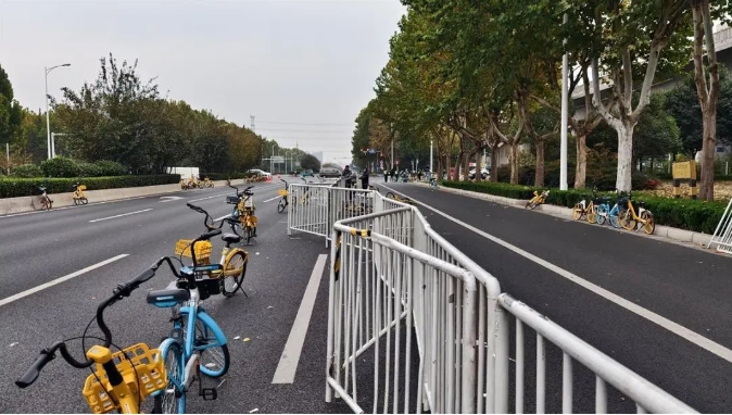 有片丨鄭州大學(xué)生深夜跨城騎行引關(guān)注 三大單車平臺(tái)發(fā)聲