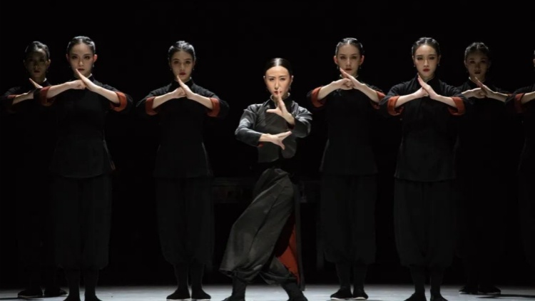 深港共創(chuàng)共演，共傳中華文脈！《詠春》特別版亮相香港博得滿堂彩