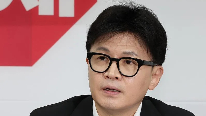 韓媒：韓國執(zhí)政黨黨首韓東勛宣布辭去黨首職務