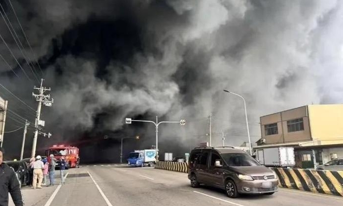 臺灣超市倉庫火災(zāi)已致9死7傷