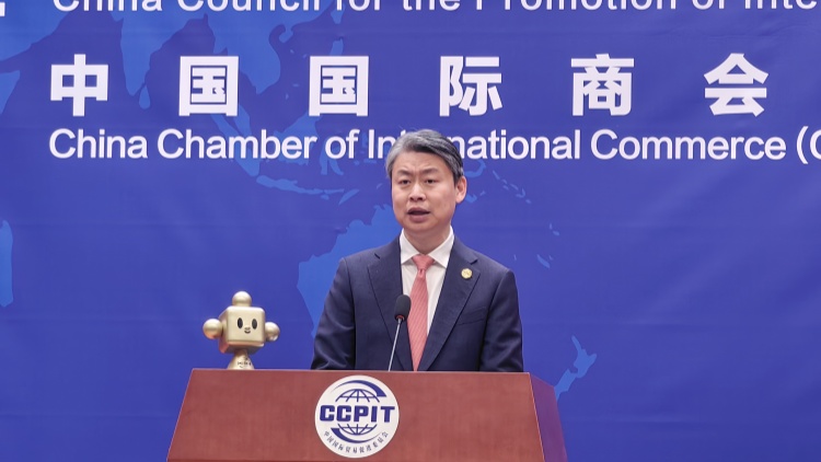 九成受訪外企滿意中國(guó)營(yíng)商環(huán)境  中國(guó)貿(mào)促會(huì)： 無(wú)論全球經(jīng)濟(jì)順風(fēng)逆風(fēng)  外企在華發(fā)展定會(huì)越來(lái)越好