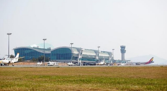 有片｜韓國濟州航空客機事故發(fā)生僅1日，該航司一同型波音客機發(fā)生起落架故障
