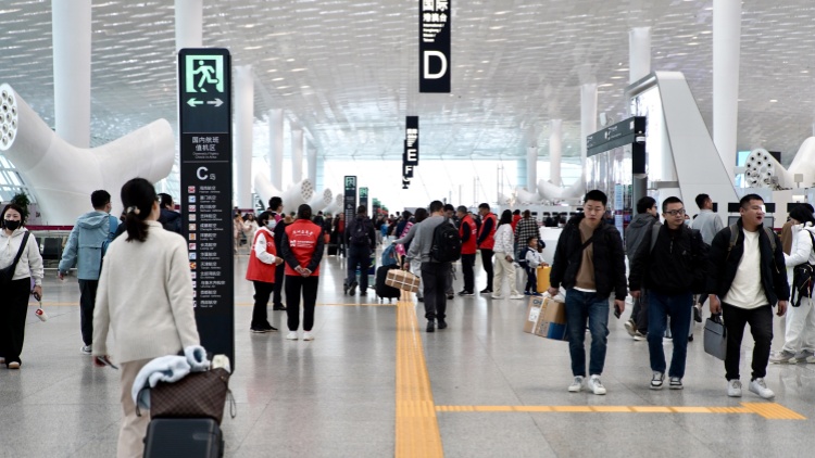 深圳機(jī)場(chǎng)春運(yùn)預(yù)計(jì)保障航班超4.5萬(wàn)架次