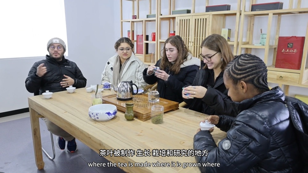 【視聽山東】YES項目美國青年「感知中國 探尋儒道文化」研學營來岱嶽區(qū)開展文化體驗活動