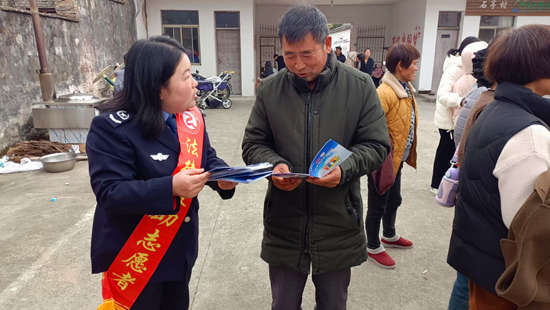 皖黟縣：「三服務」助農(nóng)民工不憂「薪」