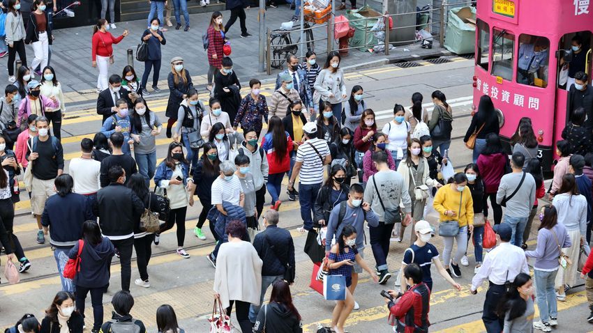 調查指3成香港僱主計劃來季增加人手