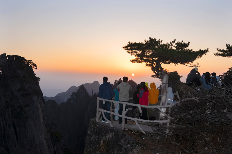 同比增長26% 黃山風(fēng)景區(qū)清明假期迎客超9萬