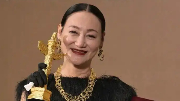 惠英紅獲第二十屆華表獎優(yōu)秀女演員獎