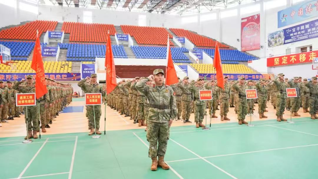 英姿颯爽！廣東新豐基幹民兵集合點驗