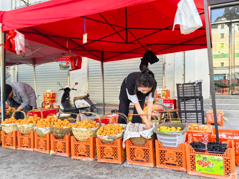 皖屯溪區(qū)：季節(jié)性水果自產(chǎn)自銷臨時(shí)銷售點(diǎn)開(kāi)放